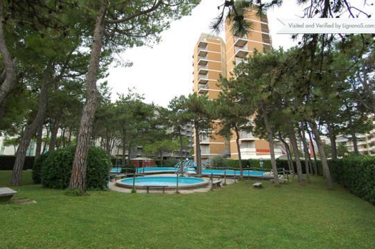 Residence Cristallo - Sabbiadoro Lignano Sabbiadoro Exterior photo